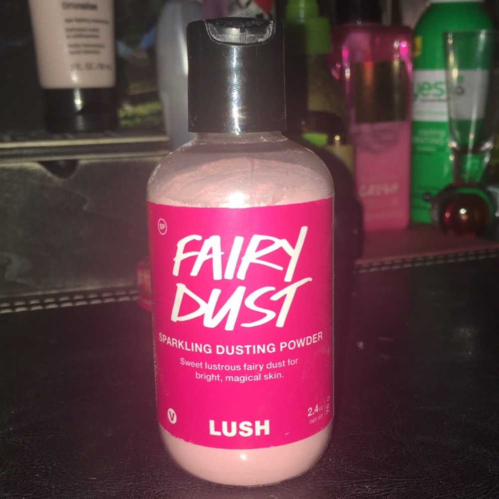 Lush sparkling dusting powder